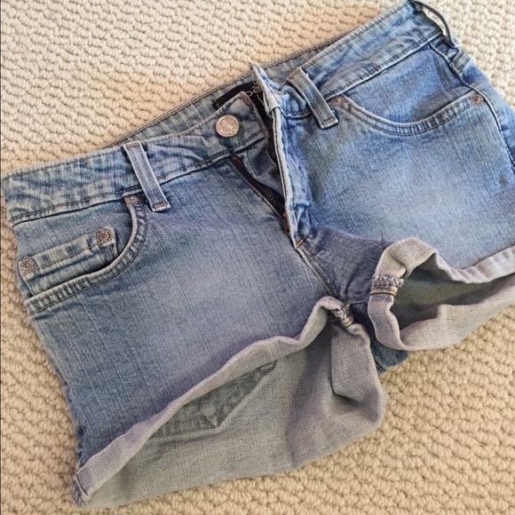 Bebe shorts