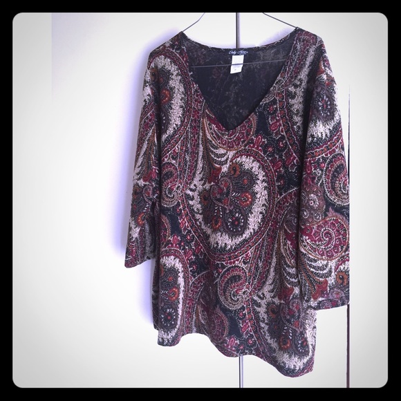 Beautiful top with some red orange very boho