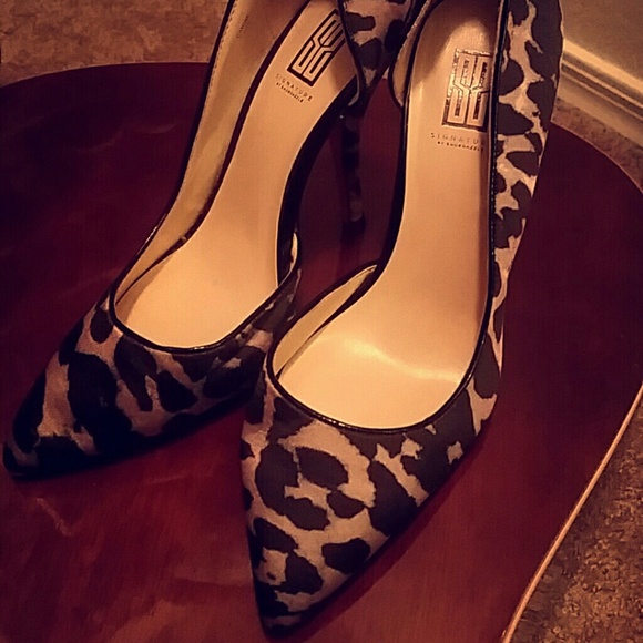 Selling these animal print heels