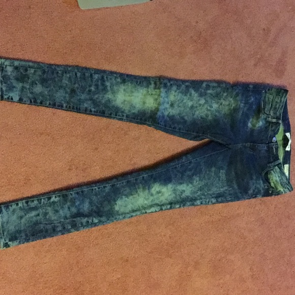 Acid wash skinny jeans