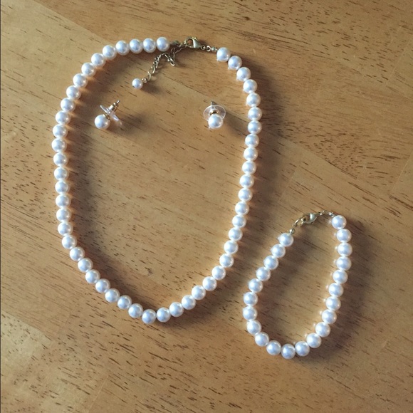 Faux Pearl Necklace, Bracelet & Earrings Set