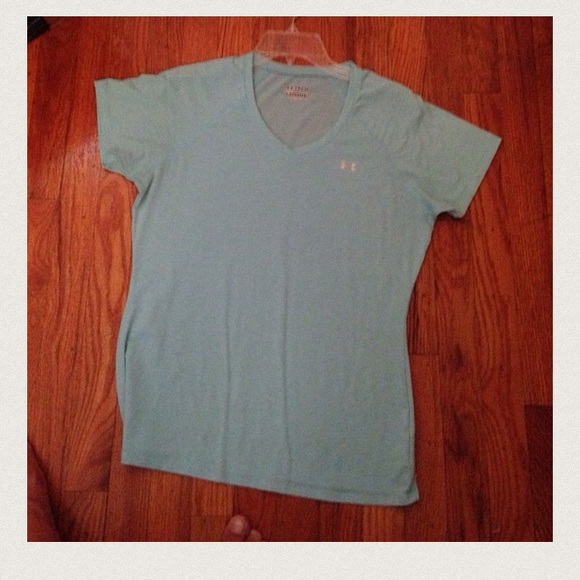 Under Armour Tops - Nice shirt