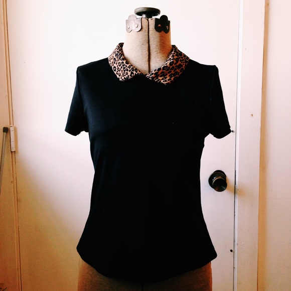 l e o p a r d  c o l l a r  t o p