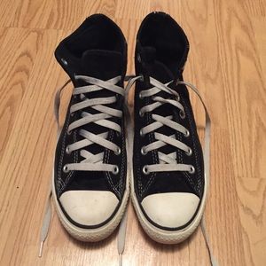 Black HighTop Converse w/ black converse star
