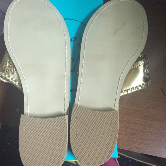 Jack Rogers gold *SOLD* - Picture 2 of 4