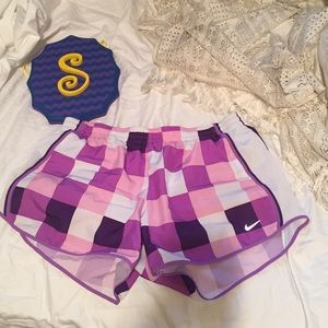 NIKE SHORTS