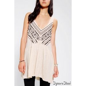 Ecote beige embroidered tank top