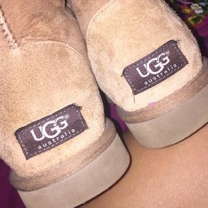 Tan UGGS!