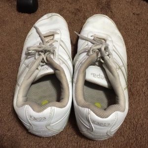 Cheer shoes