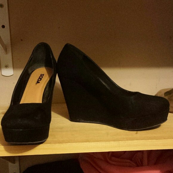 Super Cute Black Shoes - Picture 1 of 3