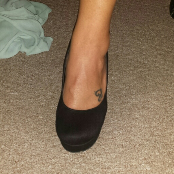 Super Cute Black Shoes - Picture 3 of 3