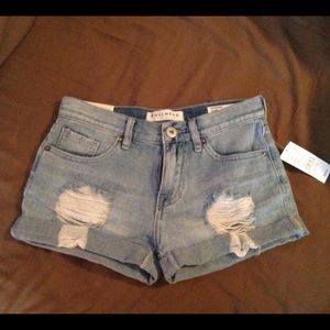 Light Wash Highwaisted Shorts