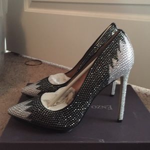 Black and silver Rhinestone pumps
