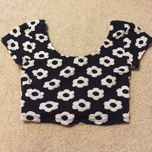 Black and white flower crop top