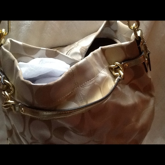 🌸Authentic Coach Handbag🌸 - Picture 3 of 6