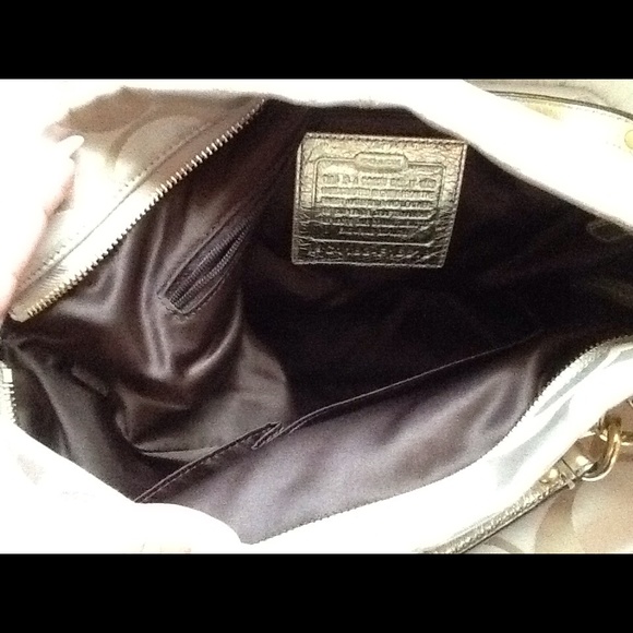 🌸Authentic Coach Handbag🌸 - Picture 4 of 6
