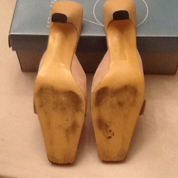 Nine West heel shoes , size 8N. Bone color - Picture 4 of 4