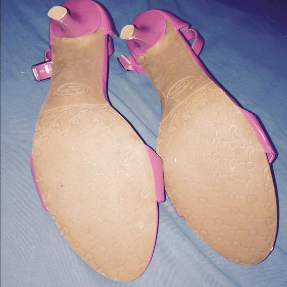 Heels - Picture 3 of 3