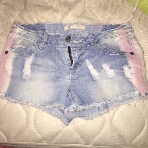 Shorts - Picture 1 of 4