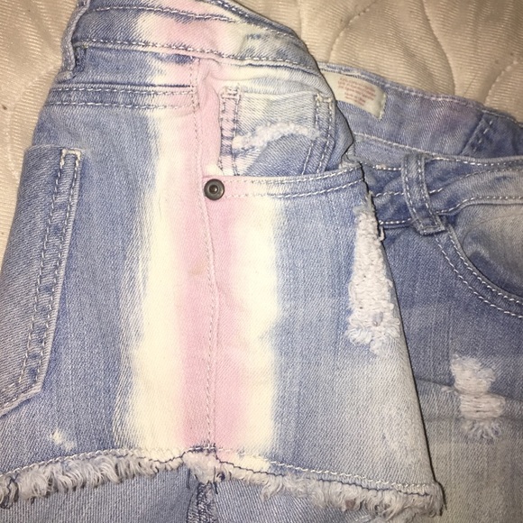 Shorts - Picture 2 of 4