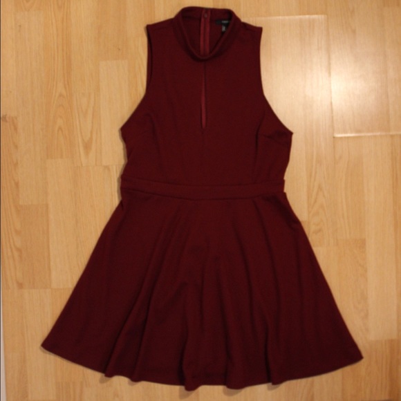 Forever 21 burgundy halter skater dress w/ keyhole