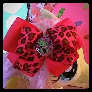 Kawaii hello kitty zombie bow