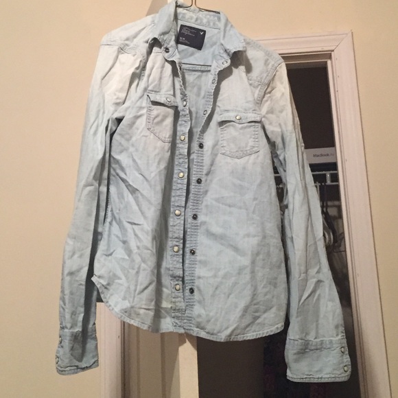 AE Chambray light denim shirt