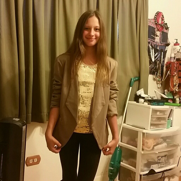 Blazer - Picture 3 of 3