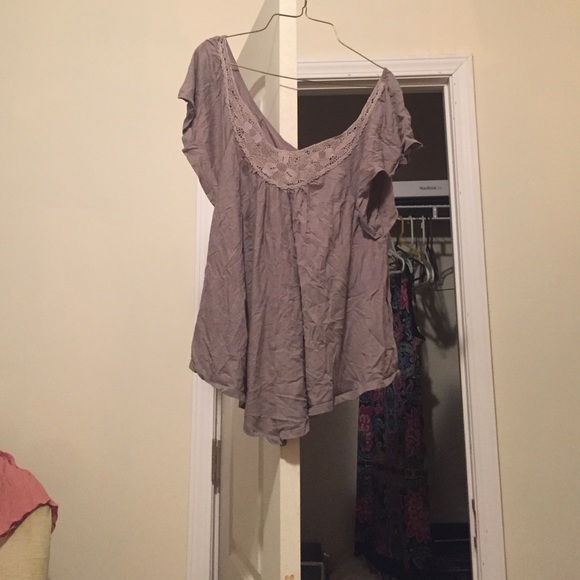 AE grey lace shirt