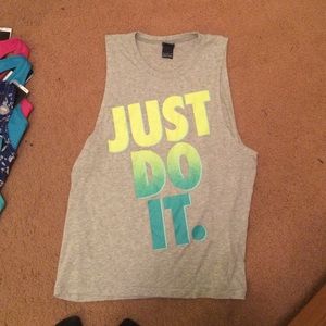 Bran new nike shirt!
