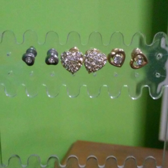 Cute heart earrings set. Come with 3 earrings