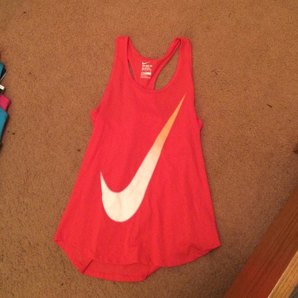 Bran new nike shirt!
