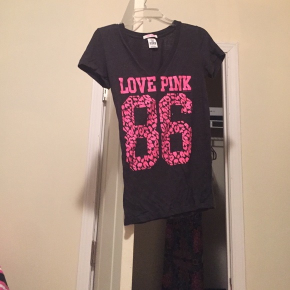 VS Pink V neck