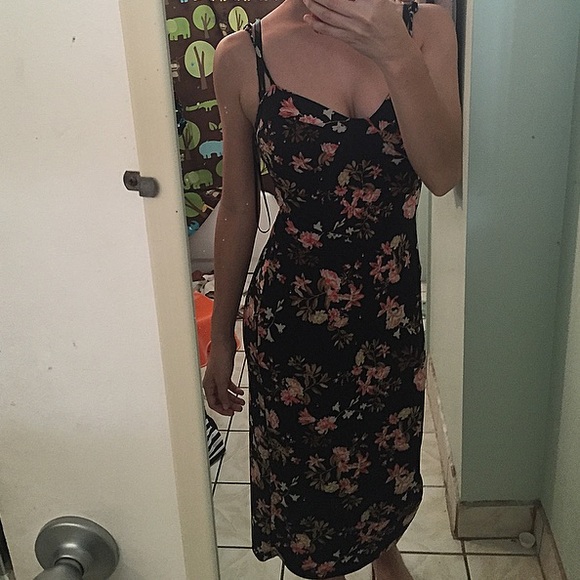 Cute floral dress 💛