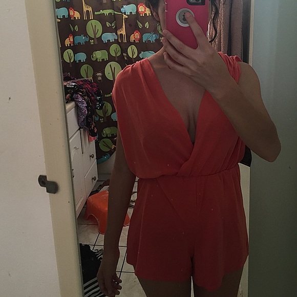 Coral romper ❤️