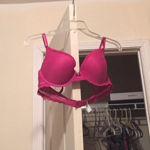 36C Maidenform bra