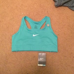 Bran new nike sports bra!