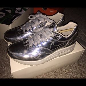 Air Max Liquid Silver