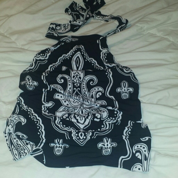 Black&white halter shirt