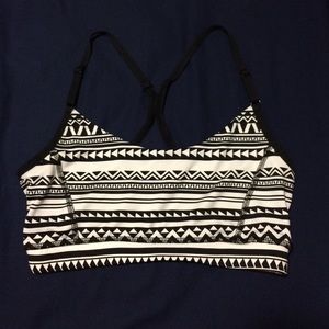 Forever 21 black and white Aztec active sports bra