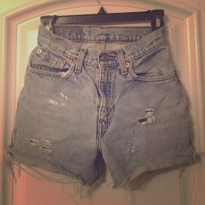 Vintage Levi's denim shorts🌻