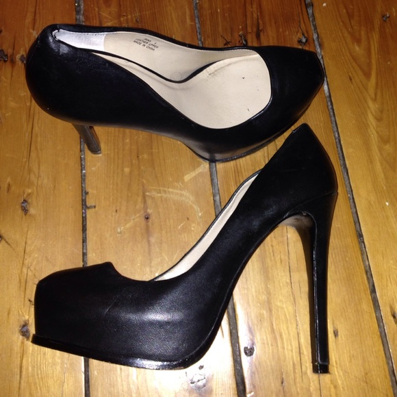 Pour la Victoire pumps