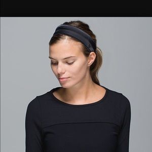 Black Lululemon headband NWT