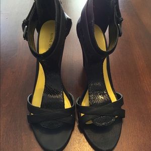 Nine West Potluck Black Wedge Sandals size 8