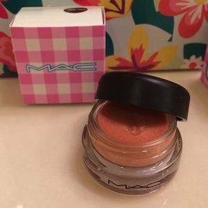 Limited edition mac tendertone