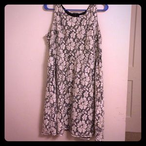 Plus size white dress.