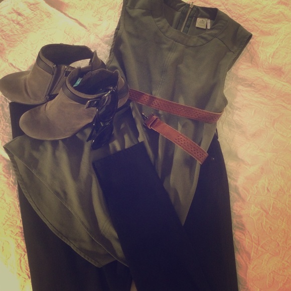 Paper Crane Sleeveless Zip Army Green Tank