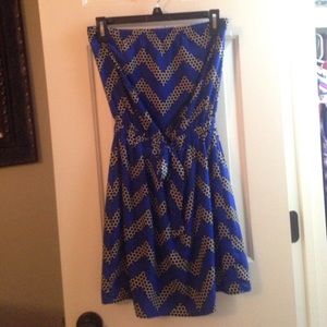 Black and blue strapless dress