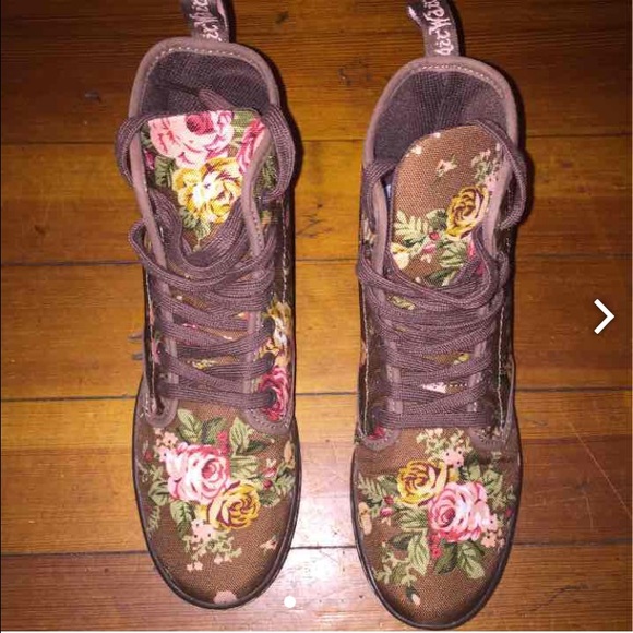 Vintage Dr.Martens boots