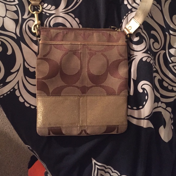 Coach purse - Picture 1 of 3